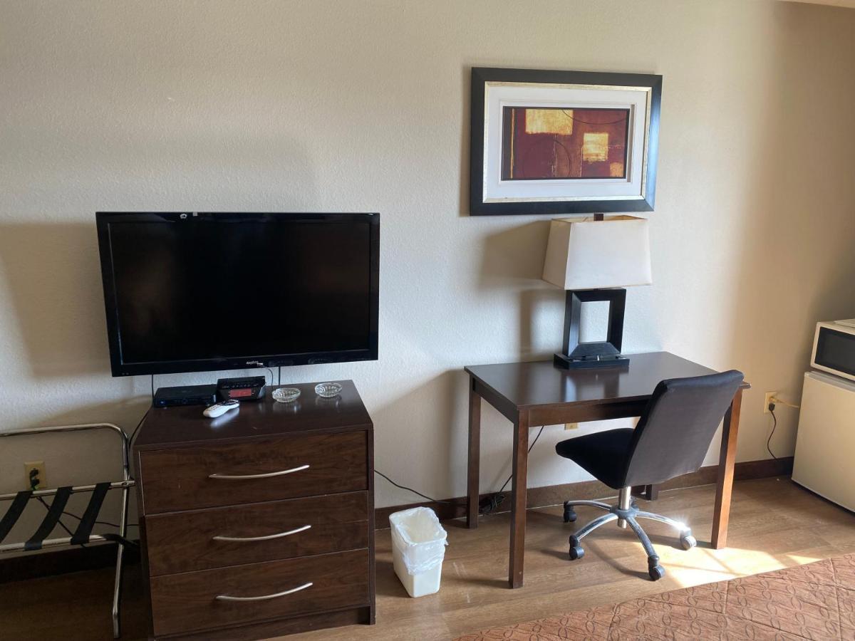 Days Inn By Wyndham Perryville Kültér fotó