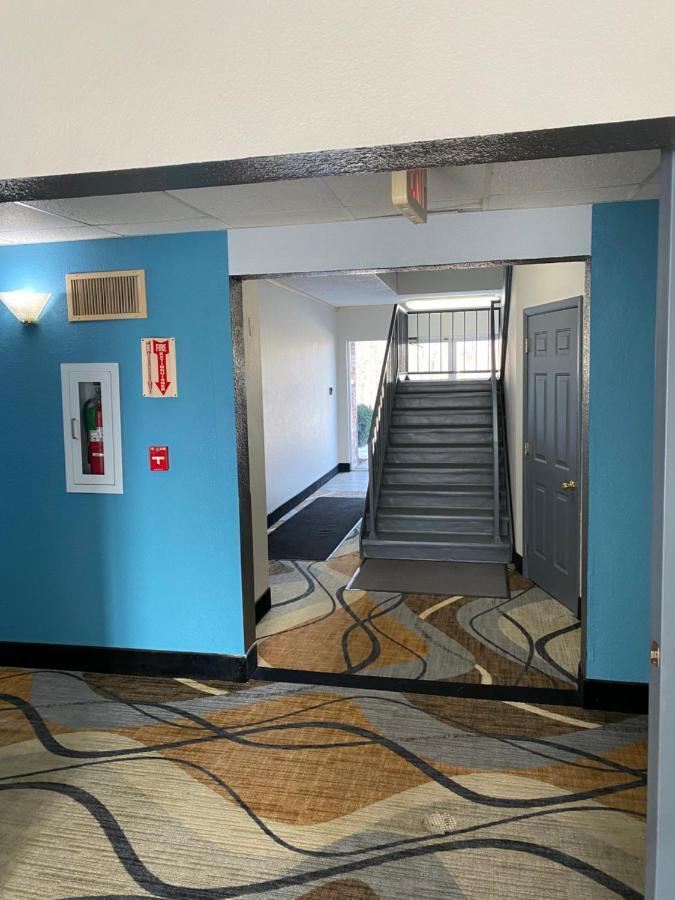 Days Inn By Wyndham Perryville Kültér fotó