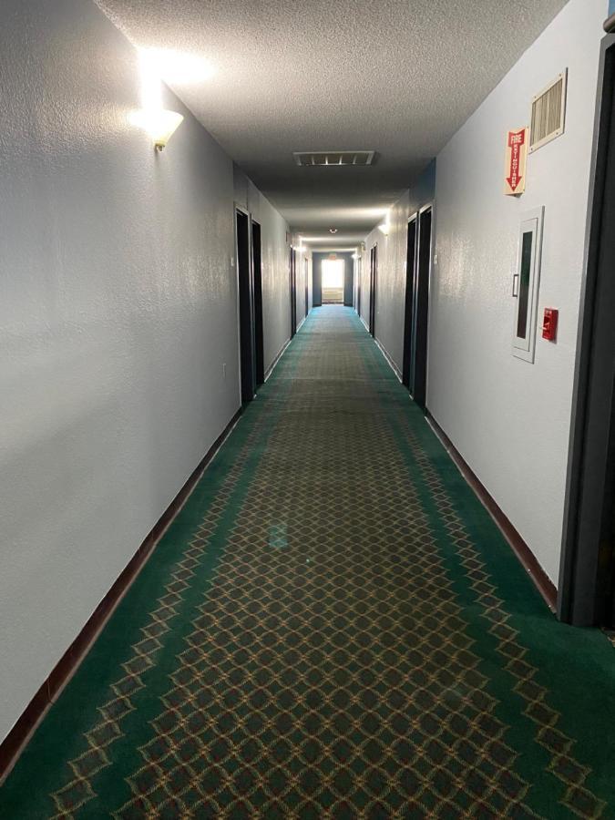 Days Inn By Wyndham Perryville Kültér fotó